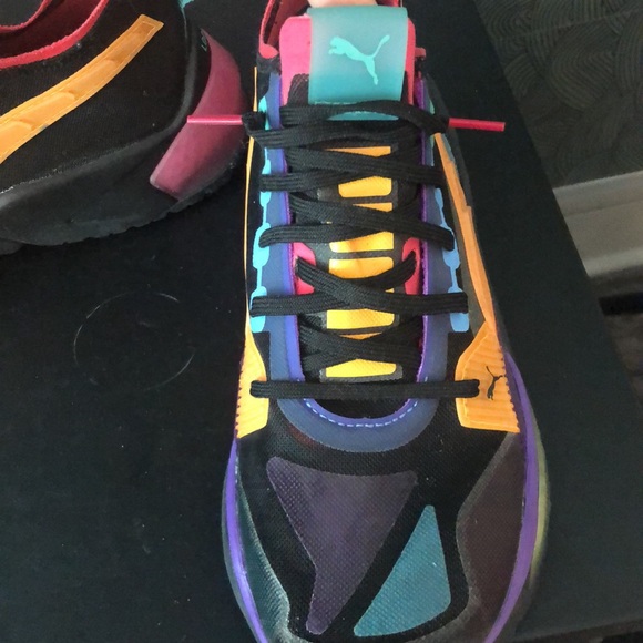 Puma shoes - Picture 2 of 6